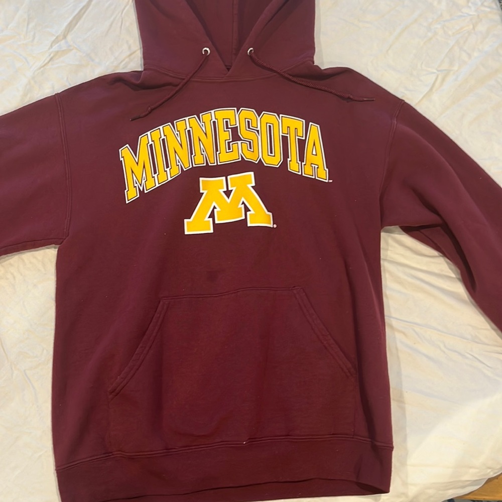 University of Minnesota Hoodie Medium